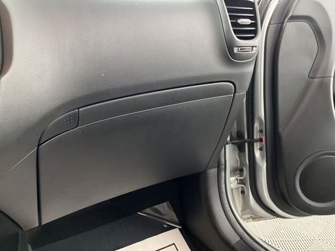 Used 2019 Kia Soul + image 33