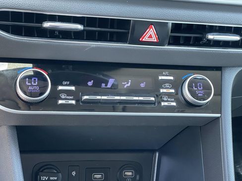 Certified 2023 Hyundai Sonata SEL w/ Convenience Package image 12