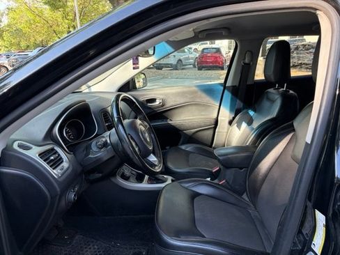 Used 2018 Jeep Compass Latitude w/ Popular Equipment Group AWD/4WD image 17