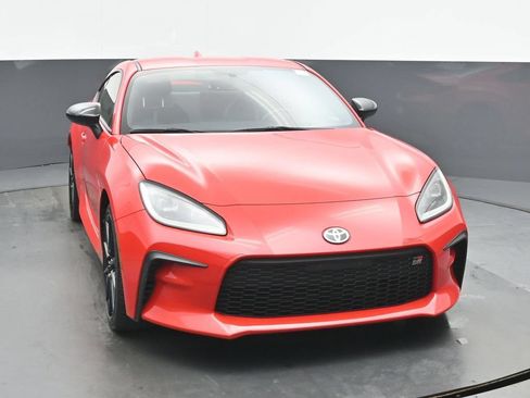 Used 2024 Toyota GR86 Premium RWD image 8