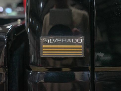 Used 1990 Chevrolet Silverado 1500 2WD Regular Cab image 24