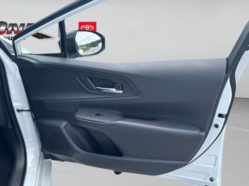 New 2026 Toyota Prius Plug-In Hybrid FWD image 26