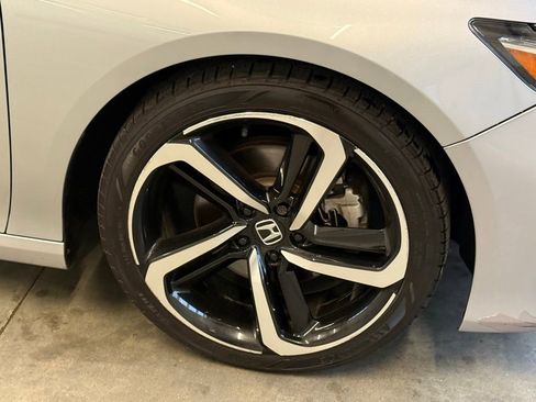 Used 2020 Honda Accord Sport image 2