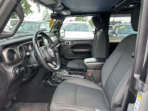 Used 2018 Jeep Wrangler Sport AWD/4WD image 13
