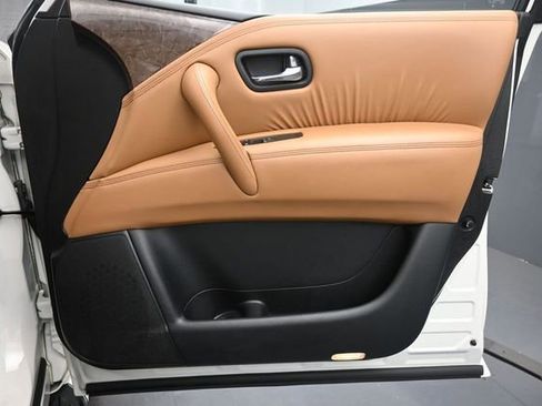 Used 2017 INFINITI QX80 Signature Edition RWD image 31