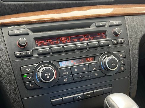 Used 2010 BMW 128i Convertible image 17