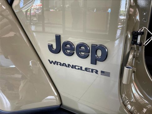New 2026 Jeep Wrangler Unlimited Sahara AWD/4WD image 13