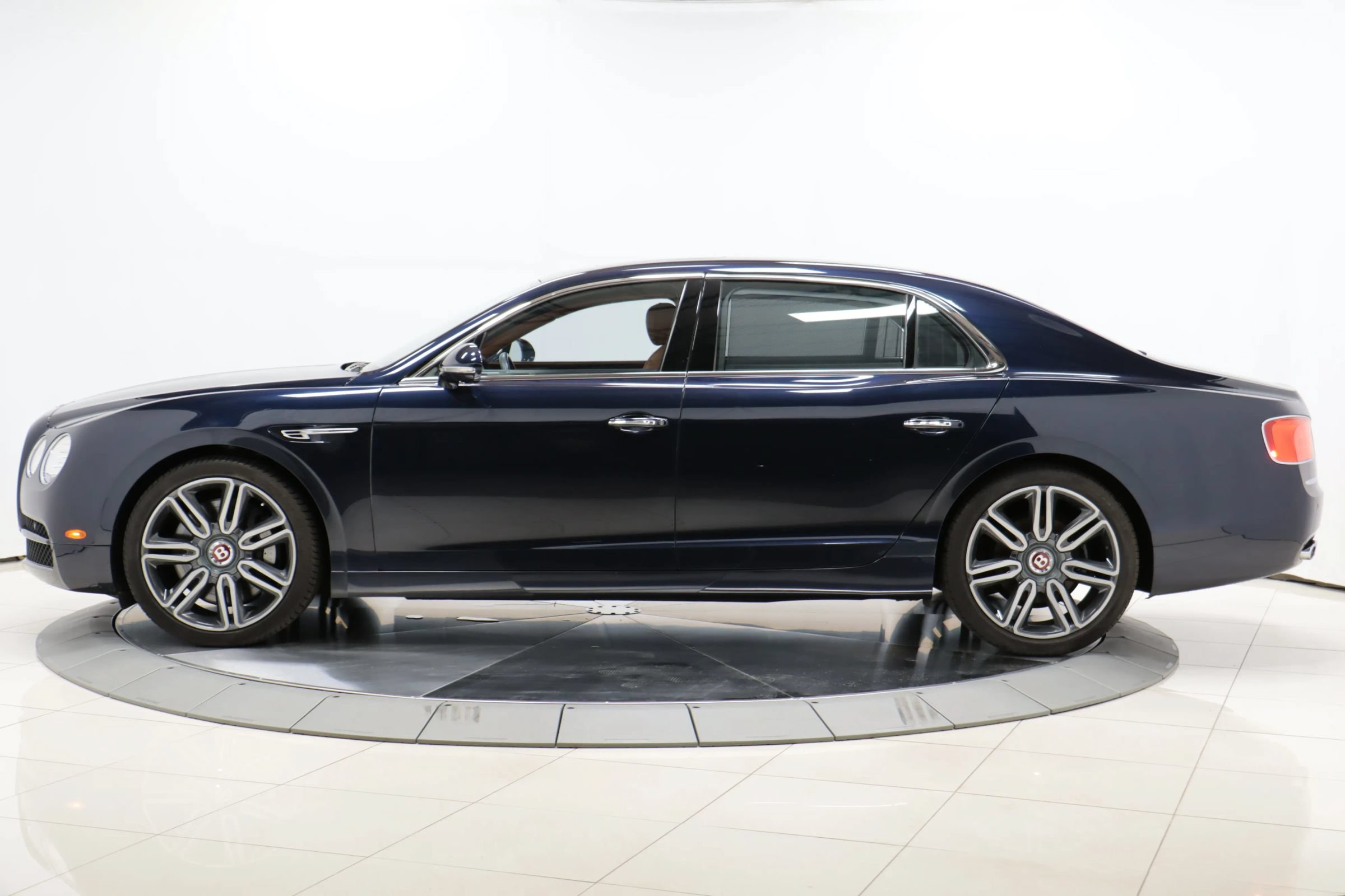 Used 2016 Bentley Flying Spur V8 AWD/4WD image 5