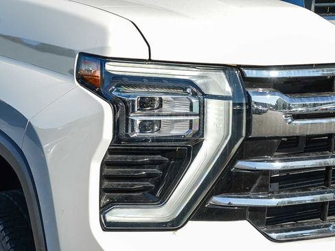 Used 2024 Chevrolet Silverado 2500 LTZ image 9