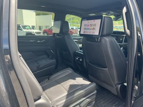 Used 2023 GMC Yukon XL Denali AWD/4WD image 10