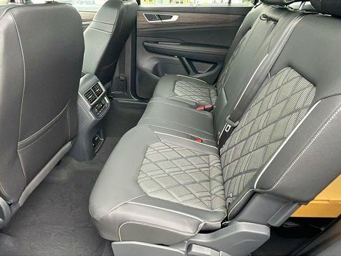 New 2025 Volkswagen Atlas SEL Premium R-Line image 16