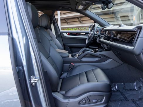New 2026 Porsche Cayenne E-Hybrid AWD/4WD image 59