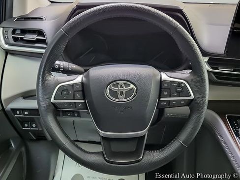 Certified 2024 Toyota Sienna XLE AWD/4WD image 15