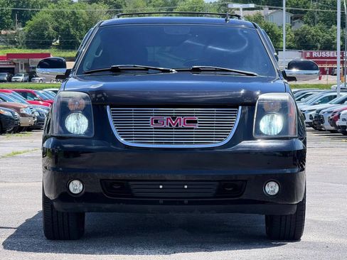 Used 2007 GMC Yukon SLT w/ SLT Preferred Equipment Group AWD/4WD image 3