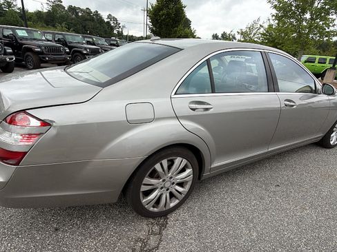 Used 2009 Mercedes-Benz S 550 4MATIC image 8