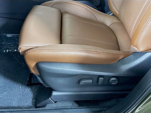 Used 2025 Subaru Ascent Touring AWD/4WD image 19