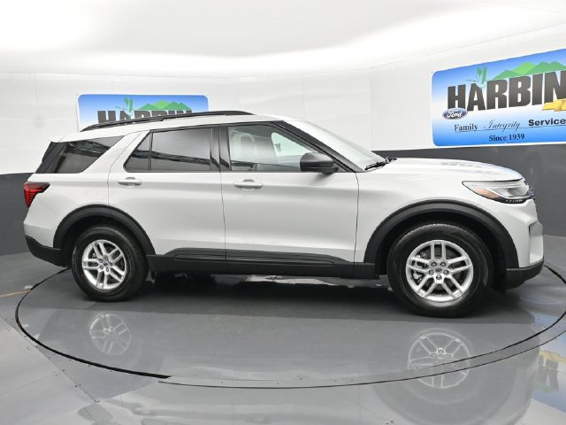 New 2027 Ford Explorer Active RWD image 7