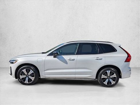 Used 2024 Volvo XC60 T8 Plus w/ Climate Package AWD/4WD image 9