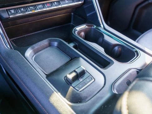 Used 2024 GMC Sierra 2500 AT4 w/ AT4 Preferred Package image 33