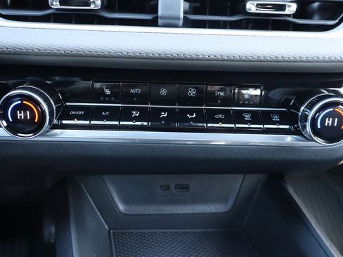 New 2026 Chevrolet Equinox LT image 14