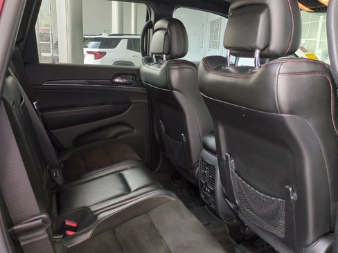 Used 2019 Jeep Grand Cherokee Trailhawk AWD/4WD image 17