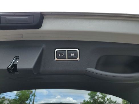 Certified 2022 Kia Sorento EX FWD image 9
