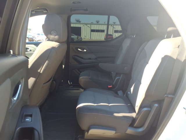Used 2023 Chevrolet Traverse LT FWD image 6