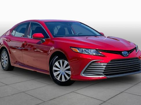 Used 2023 Toyota Camry LE FWD image 3