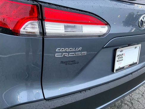 Used 2025 Toyota Corolla Cross LE FWD image 30