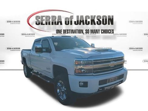 Used 2019 Chevrolet Silverado 2500 High Country w/ Duramax Plus Package image 2
