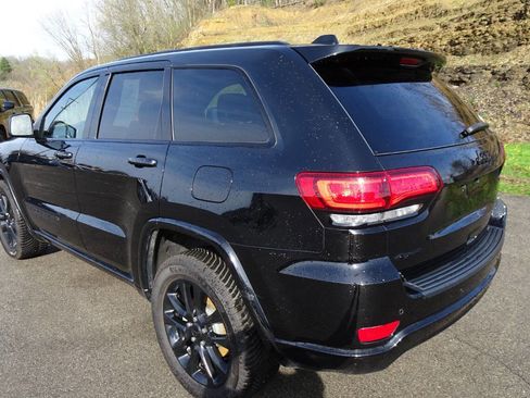 Used 2022 Jeep Grand Cherokee Laredo X image 8