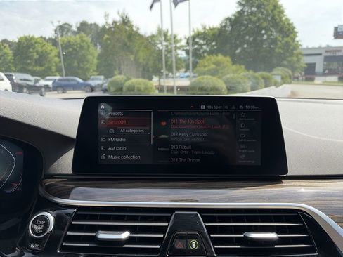 Used 2020 BMW 530i w/ Convenience Package RWD image 23