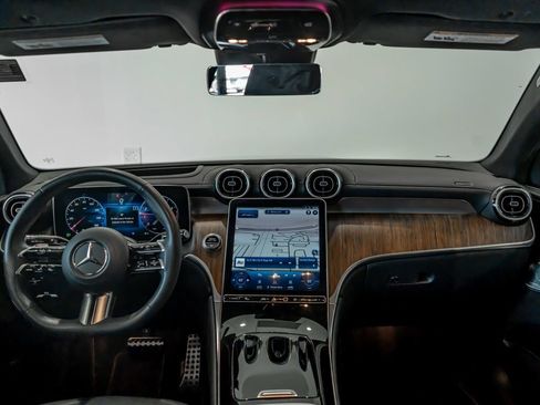 Used 2024 Mercedes-Benz GLC 300 4MATIC image 18