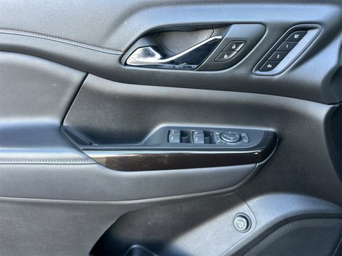 Used 2023 GMC Acadia AT4 w/ Technology Package image 11