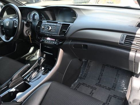 Used 2017 Honda Accord Sport image 8