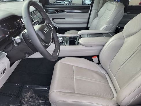 Used 2023 Jeep Wagoneer Series III w/ Rear Seat Video Group 1 image 18