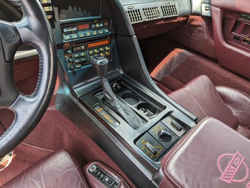 Used 1993 Chevrolet Corvette Convertible image 11