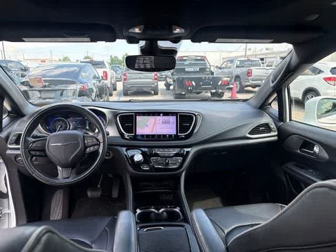 Used 2022 Chrysler Pacifica Limited w/ Uconnect Theater Family Group AWD/4WD image 19