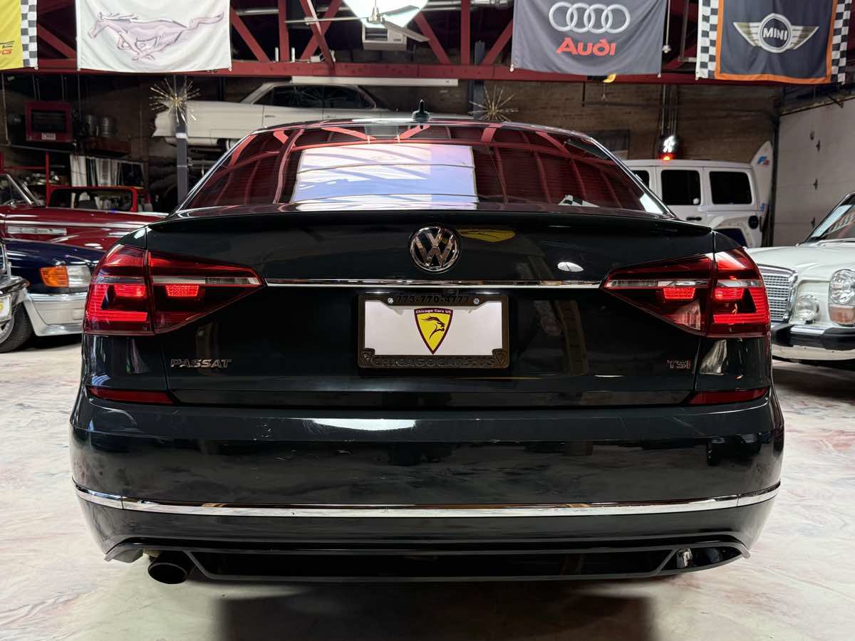 Used 2017 Volkswagen Passat 1.8T R-Line FWD image 8