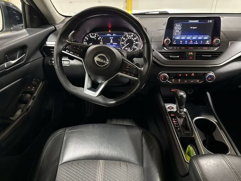 Used 2024 Nissan Altima 2.5 SR FWD image 11