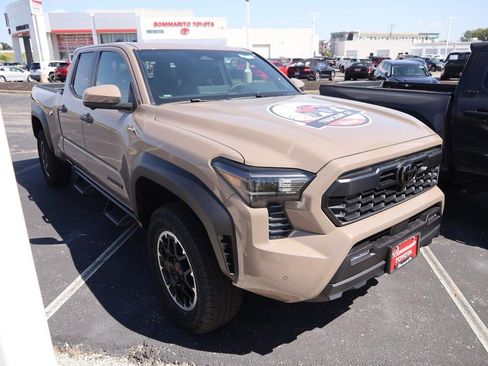 New 2026 Toyota Tacoma TRD Off-Road w/ TRD Off Road Premium Package AWD/4WD image 4