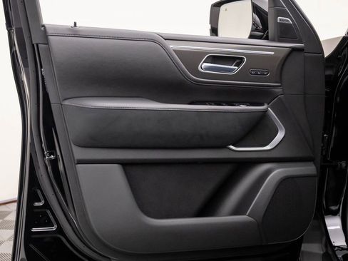 New 2026 INFINITI QX80 Luxe w/ Cargo Package image 9