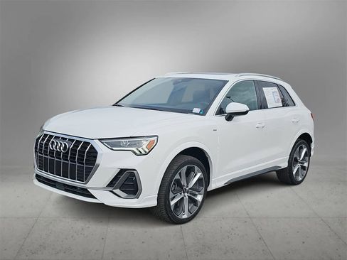 Used 2021 Audi Q3 2.0T Premium Plus w/ Premium Plus Package image 4