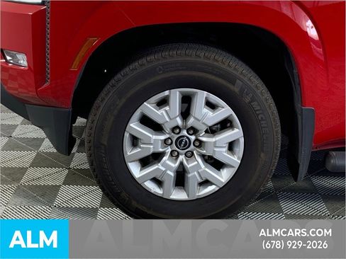Used 2023 Nissan Frontier SV w/ SV Premium Package image 17