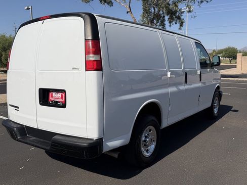Used 2013 Chevrolet Express 2500 RWD image 6
