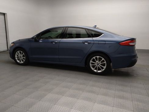Used 2019 Ford Fusion SE image 3