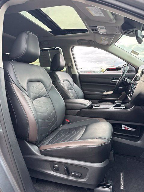 Certified 2023 Nissan Pathfinder Platinum AWD/4WD image 19