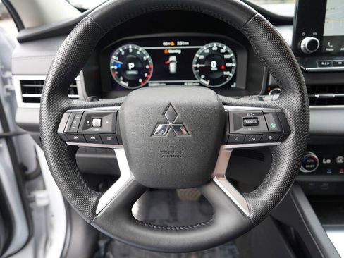 Used 2024 Mitsubishi Outlander SEL FWD image 25