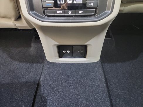 New 2026 Volkswagen Atlas SE FWD image 33