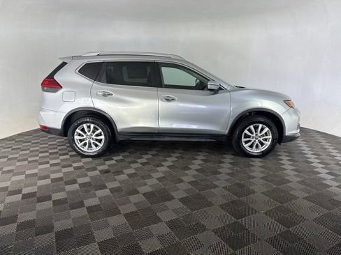 Used 2017 Nissan Rogue SV AWD/4WD image 4